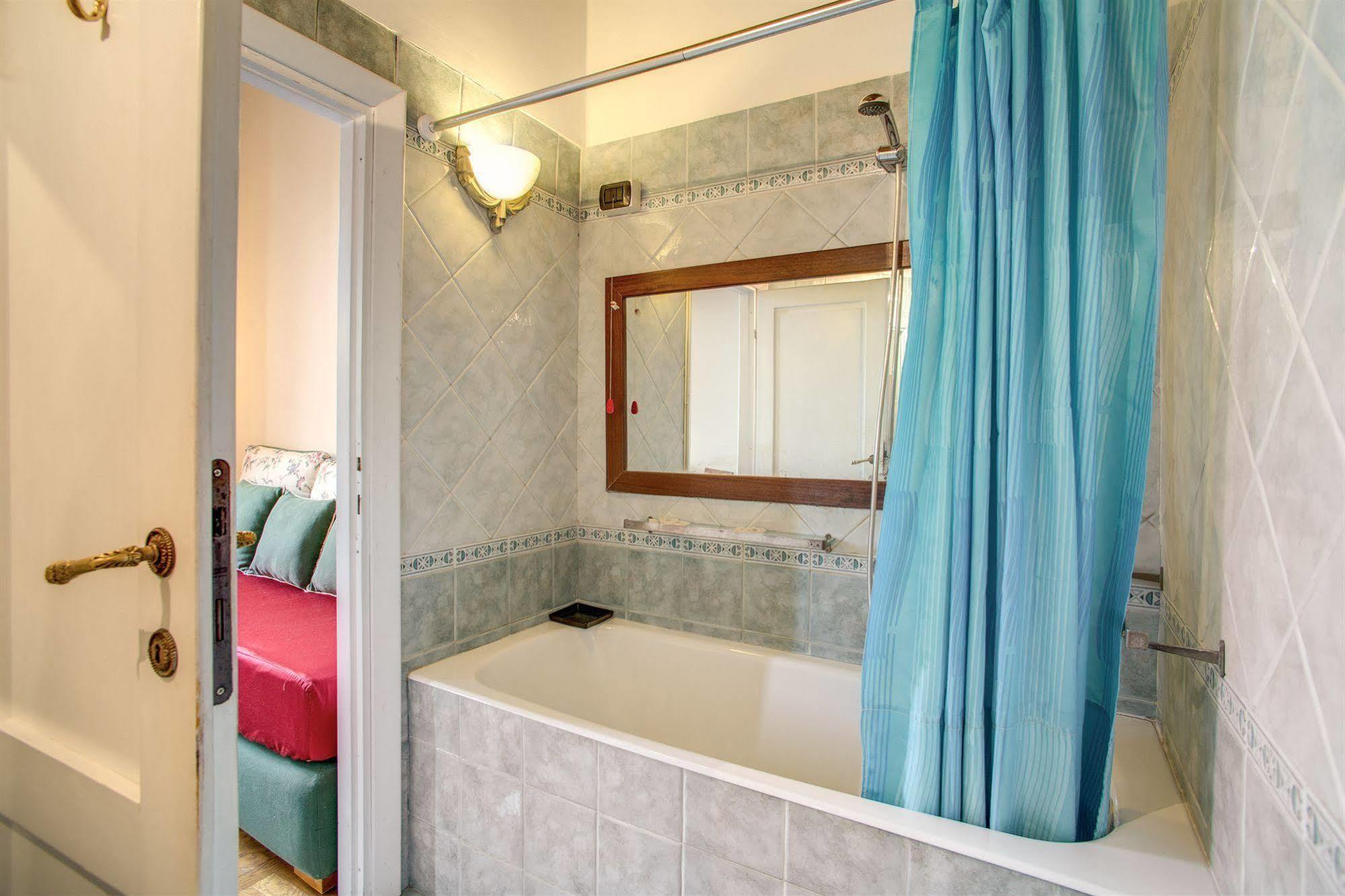 La Casa Del Capitano Hotel Rome Exterior photo
